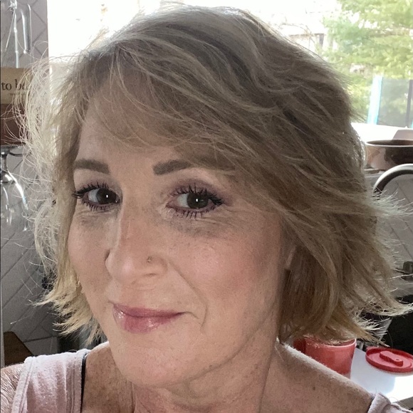 Meet your Posher, Donna - Picture 3 of 4